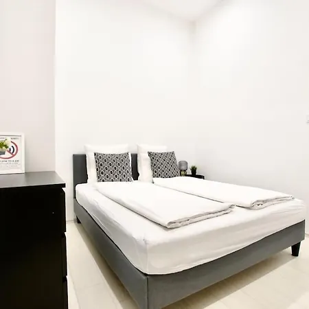 Standard By Hi5-st. King Mini Apartman